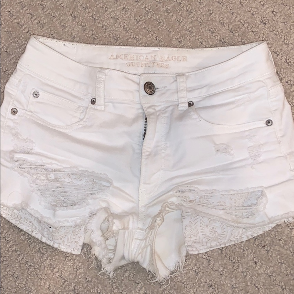 american eagle size 6 white jean shorts